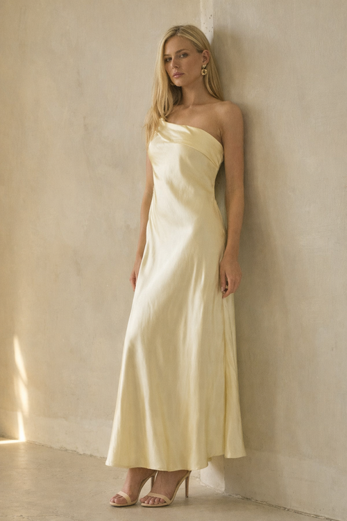 Vestido maxi satinado de un hombro