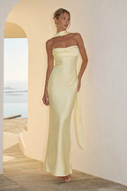 Vestido Maxi Satinado Sin Tirantes Con Escote Curvo
